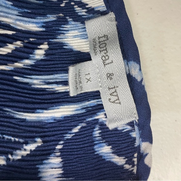 Floral&Ivy Elegant Blue and White Floral Tunic Top Size 1X CB-20 - Picture 8 of 8